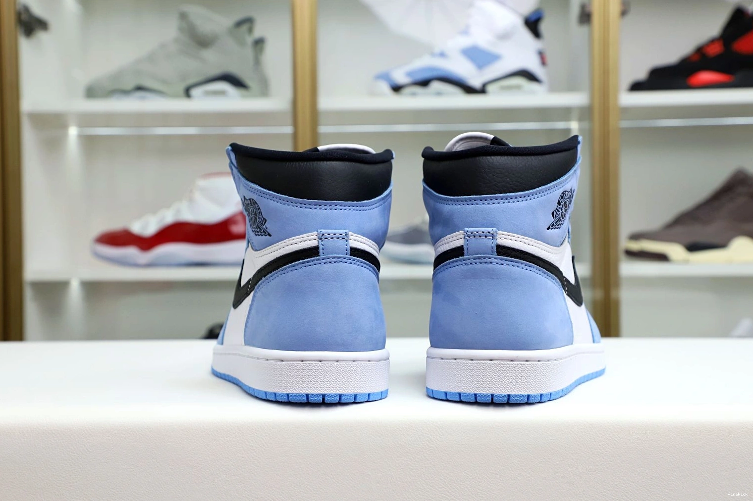 AIR HIGH OG 'UNIVERSITY RETRO 1 JORDAN 0112